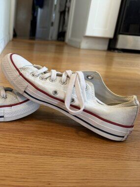 Converse Chuck Taylor All Star Low White Sneakers W6.5